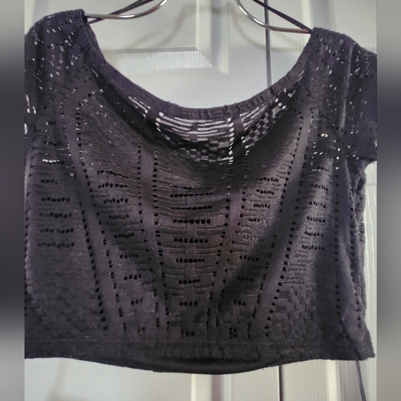 Perforated crop top - Picture 1 of 4
